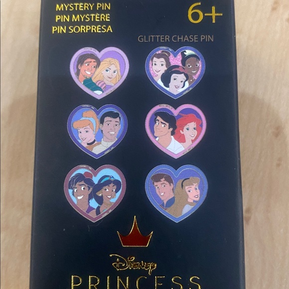 Disney Princess Mystery Pin. NWT. NIB - Picture 1 of 4
